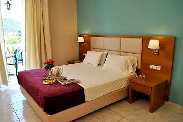 アパートホテル Plessas Palace 3*