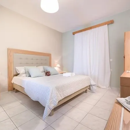 Plessas Palace Ξενοδοχείο με διαμερίσματα Αλυκανάς