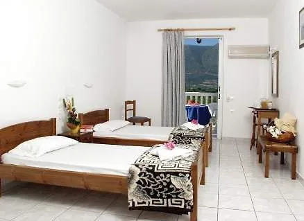 Plessas Palace Ξενοδοχείο με διαμερίσματα 3*