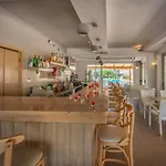 Plessas Palace 公寓式酒店 3*