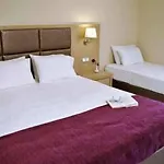 Plessas Palace 3*