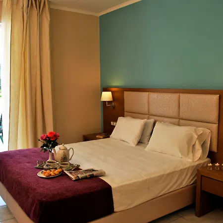 Plessas Palace Aparthotel 3*