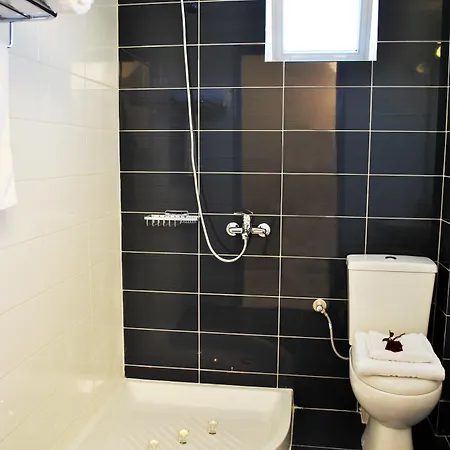 Plessas Palace Aparthotel 3*