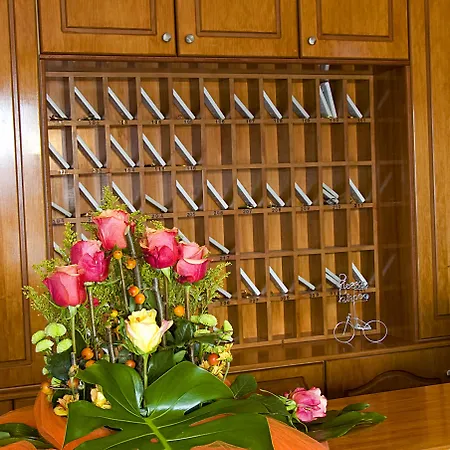 Plessas Palace Aparthotel 3*