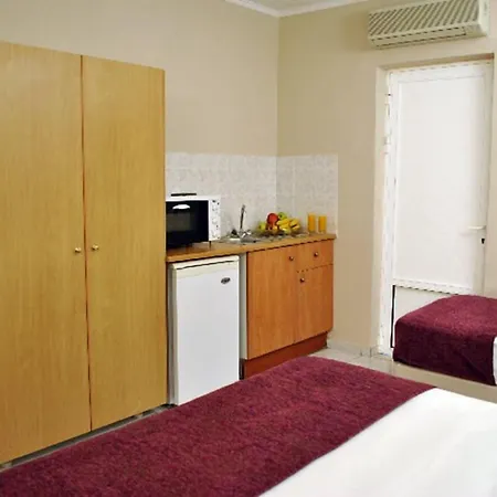 Aparthotel Plessas Palace