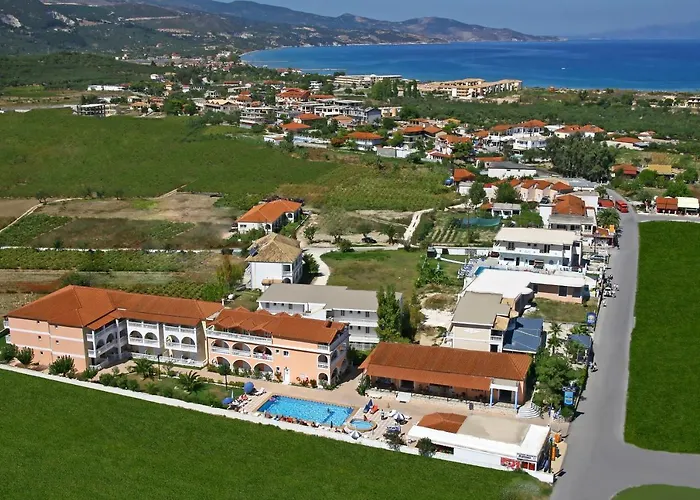 Plessas Palace 3* אליקאנאס