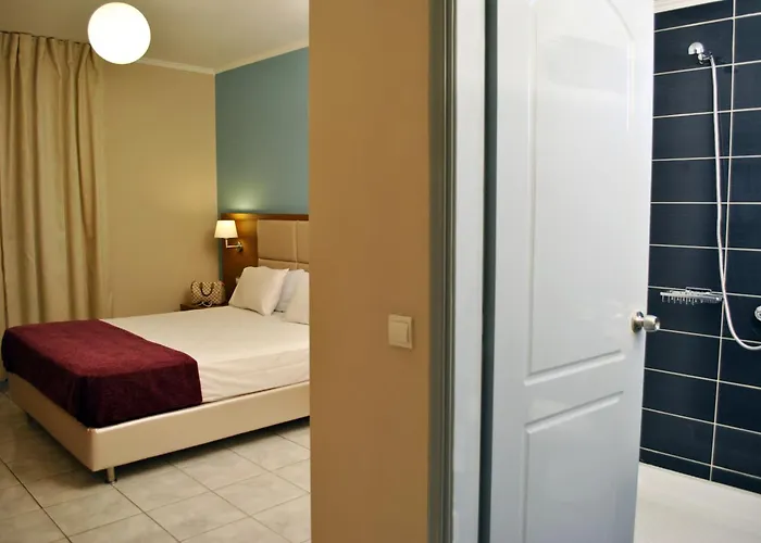 Plessas Palace 3* אליקאנאס