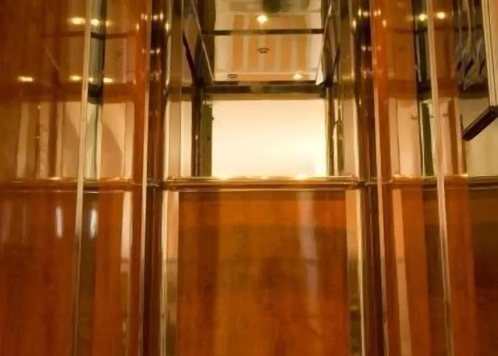 מלון דירות Plessas Palace 3*
