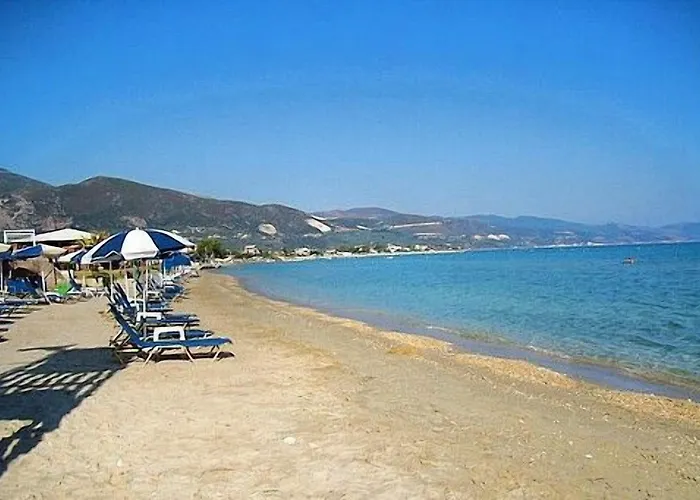 Plessas Palace 3* אליקאנאס
