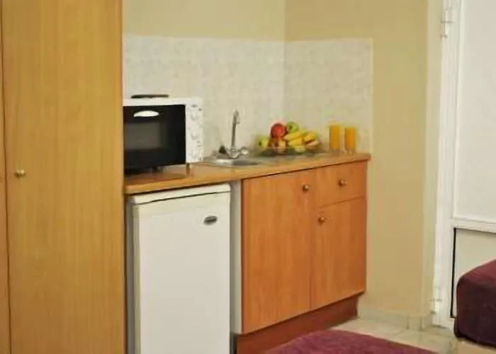 Plessas Palace אליקאנאס