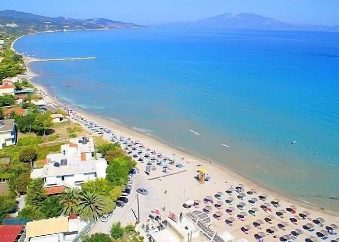 Plessas Palace אליקאנאס