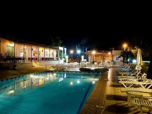 מלון דירות Plessas Palace 3*
