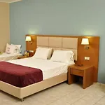 Plessas Palace Lägenhetshotell 3*