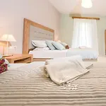 Plessas Palace Lägenhetshotell 3*